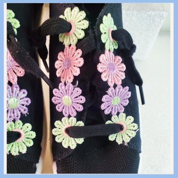 Maui & Sons Black Sneakers w/ Pastel Daisy Eyelets - Picture 5 of 9